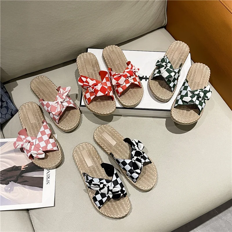 Designer light-weight outdoor flat ladies slippers beautiful slippers for women summer woman slippers
Designer light-weight outdoor flat ladies slippers beautiful slippers for women summer woman slippers
