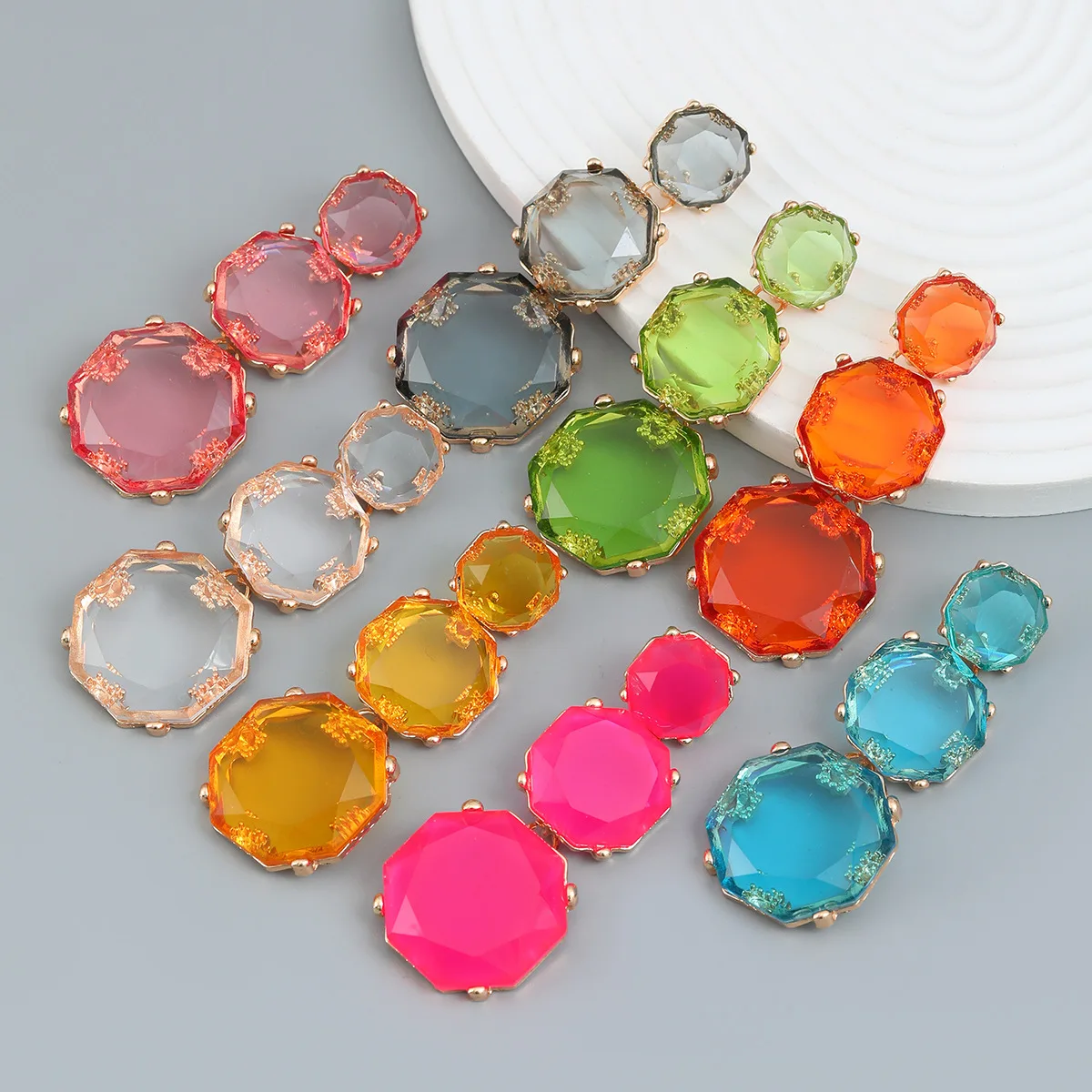 European and American alloy resin earrings exaggerated party geometric octagon long earrings jewelry wholesale for women
European and American alloy resin earrings exaggerated party geometric octagon long earrings jewelry wholesale for women