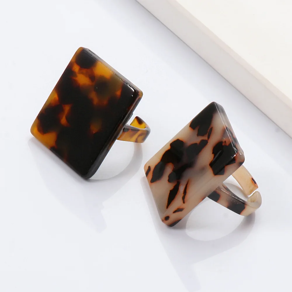 Ding yi Ins Korean Jewelry Candy Color Transparent Wide Square Finger Ring Chunky Vintage Resin Acrylic Ring For Girl, Amber
Ding yi Ins Korean Jewelry Candy Color Transparent Wide Square Finger Ring Chunky Vintage Resin Acrylic Ring For Girl, Amber