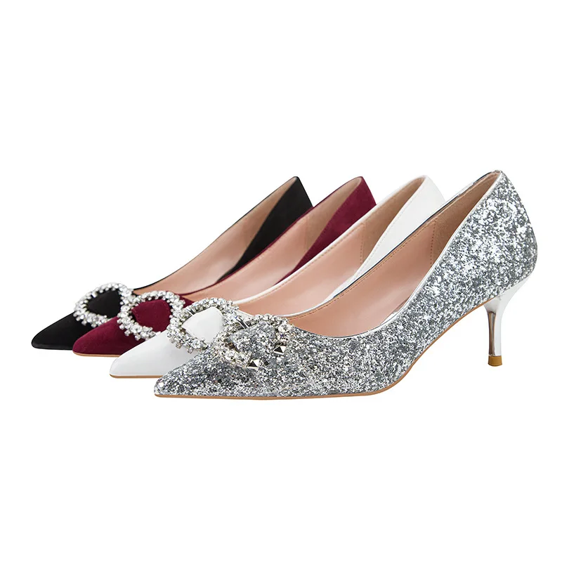 Rhinestone Woman Heels 6CM Sexy Crystal High Heels Bridal Wedding Shoes Ladies Pointed Classic Pumps Kitten Heels Women Shoes
Rhinestone Woman Heels 6CM Sexy Crystal High Heels Bridal Wedding Shoes Ladies Pointed Classic Pumps Kitten Heels Women Shoes