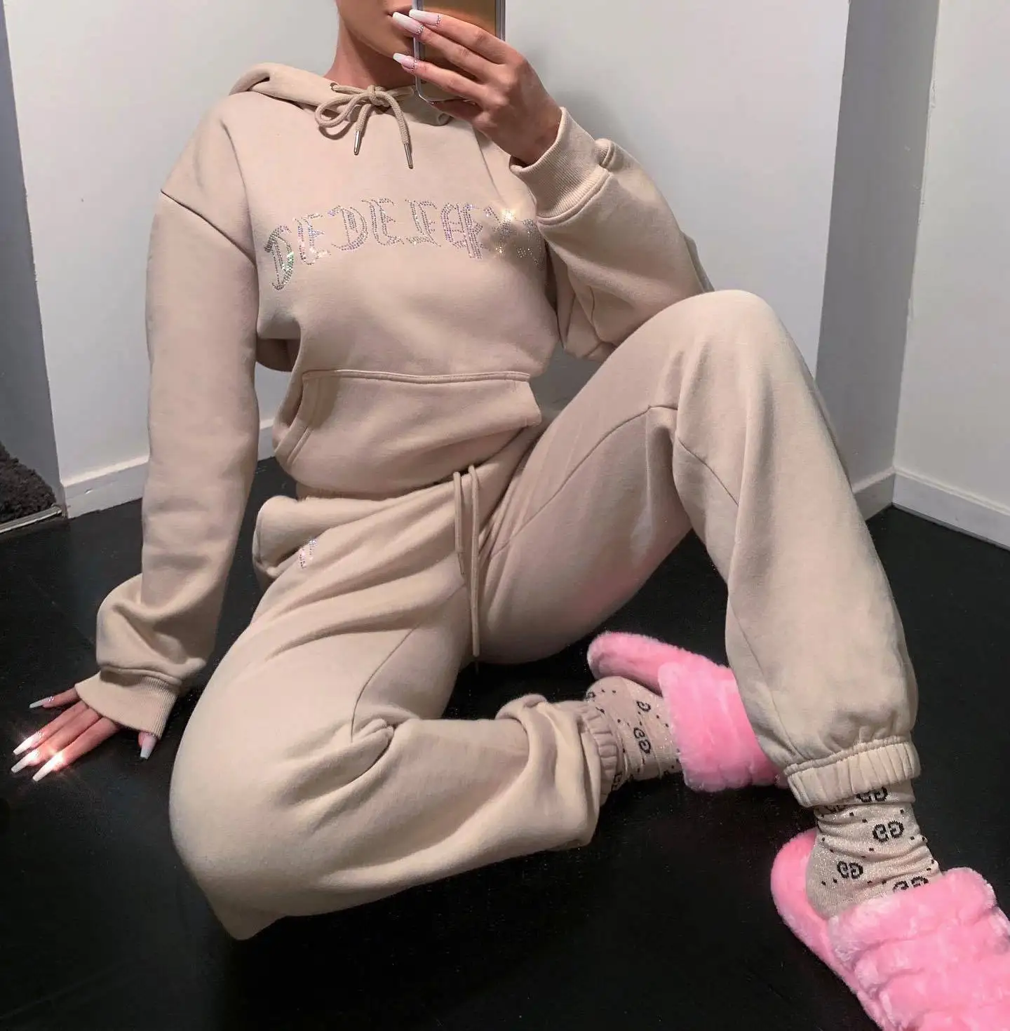 Solid Casual Hoodies Two Piece Sets Women Autumn Winter Loose Pullover Sweatshirt+Drawstring Sweatpants Matching Outfits
Solid Casual Hoodies Two Piece Sets Women Autumn Winter Loose Pullover Sweatshirt+Drawstring Sweatpants Matching Outfits