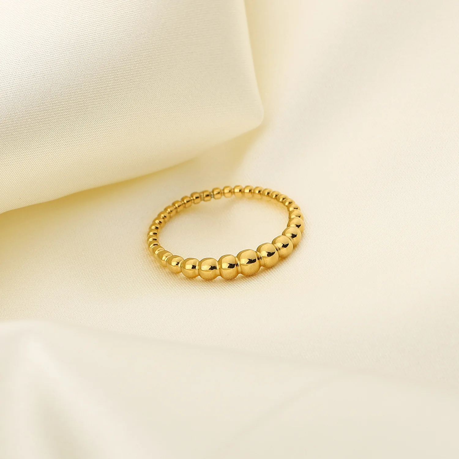 Fashion design 18K gold plated 316L stainless steel women jewelry round ball wedding waterproof rings
Fashion design 18K gold plated 316L stainless steel women jewelry round ball wedding waterproof rings