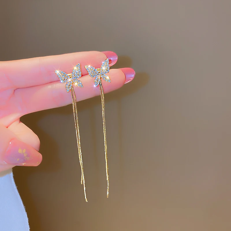 2021 fashion crystal long earrings butterfly
2021 fashion crystal long earrings butterfly