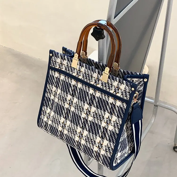 2021 canvas underarm bag Vintage Plaid handbag wide shoulder strap Single Shoulder Messenger Bag women handbags
2021 canvas underarm bag Vintage Plaid handbag wide shoulder strap Single Shoulder Messenger Bag women handbags