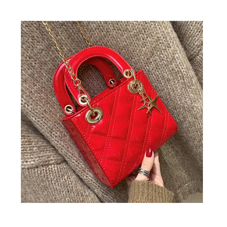 Vintage Red Women Wedding Bag Ladies Classic Princess Totes Ladies Diamond Lattice Clutch Party Purse Patent Leather Handbags
Vintage Red Women Wedding Bag Ladies Classic Princess Totes Ladies Diamond Lattice Clutch Party Purse Patent Leather Handbags