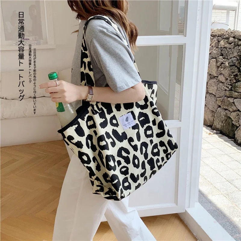 Commuting to class Women Messenger Bag Fashion Leopard Canvas Shoulder Crossbody Bag Custom Shoulder Bag
Commuting to class Women Messenger Bag Fashion Leopard Canvas Shoulder Crossbody Bag Custom Shoulder Bag