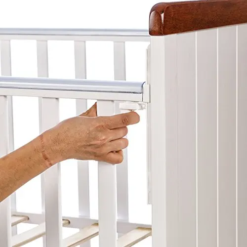 Factory Direct Selling Baby Cot White and Wooden Color Baby Cribs Wood
