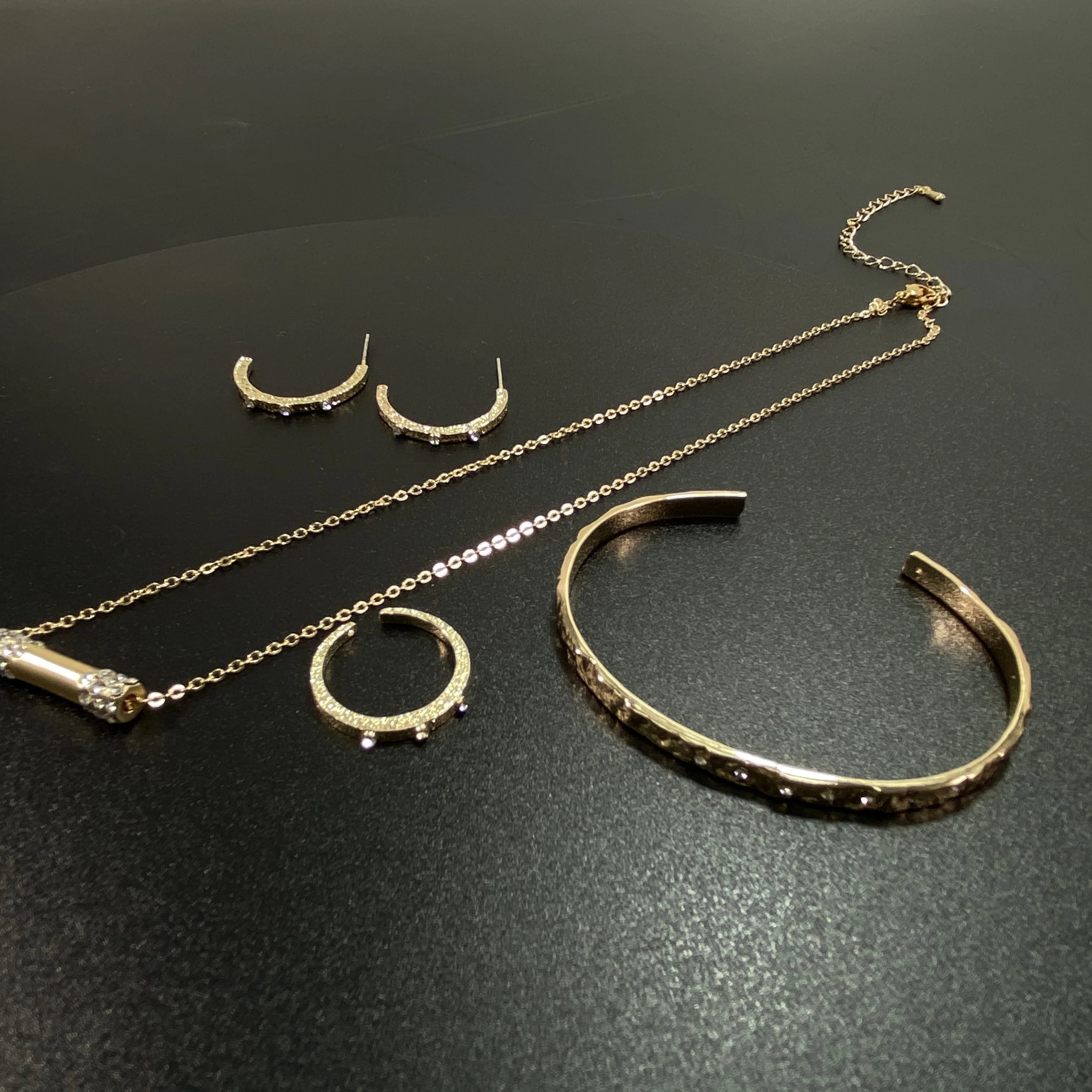 New arrival adjustable ring bangle sets, hoop classic earring crystal tube necklace fashion woman jewelry set
New arrival adjustable ring bangle sets, hoop classic earring crystal tube necklace fashion woman jewelry set