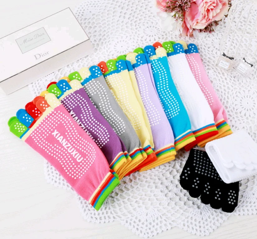 High Quality Custom colorful Five Finger Yoga Anti Slip knitted Socks Yoga Five Toe Socks For Women, Custom color
High Quality Custom colorful Five Finger Yoga Anti Slip knitted Socks Yoga Five Toe Socks For Women, Custom color