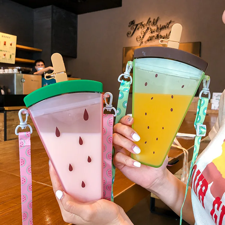 Schultertasche summer plastic popsicle water bottle cute ice cream portable shoulder cup purse handbags bags with strap straw, 4 color
Schultertasche summer plastic popsicle water bottle cute ice cream portable shoulder cup purse handbags bags with strap straw, 4 color