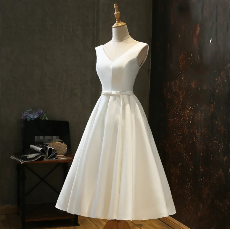 CL1054A white banquet wedding dress sleeveless tutu skirts lady satin evening dress
CL1054A white banquet wedding dress sleeveless tutu skirts lady satin evening dress