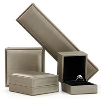 Custom Right Angle Wire Drawing Process Gold Pu Wedding Gift Jewellery Box Leather Packaging
Custom Right Angle Wire Drawing Process Gold Pu Wedding Gift Jewellery Box Leather Packaging
