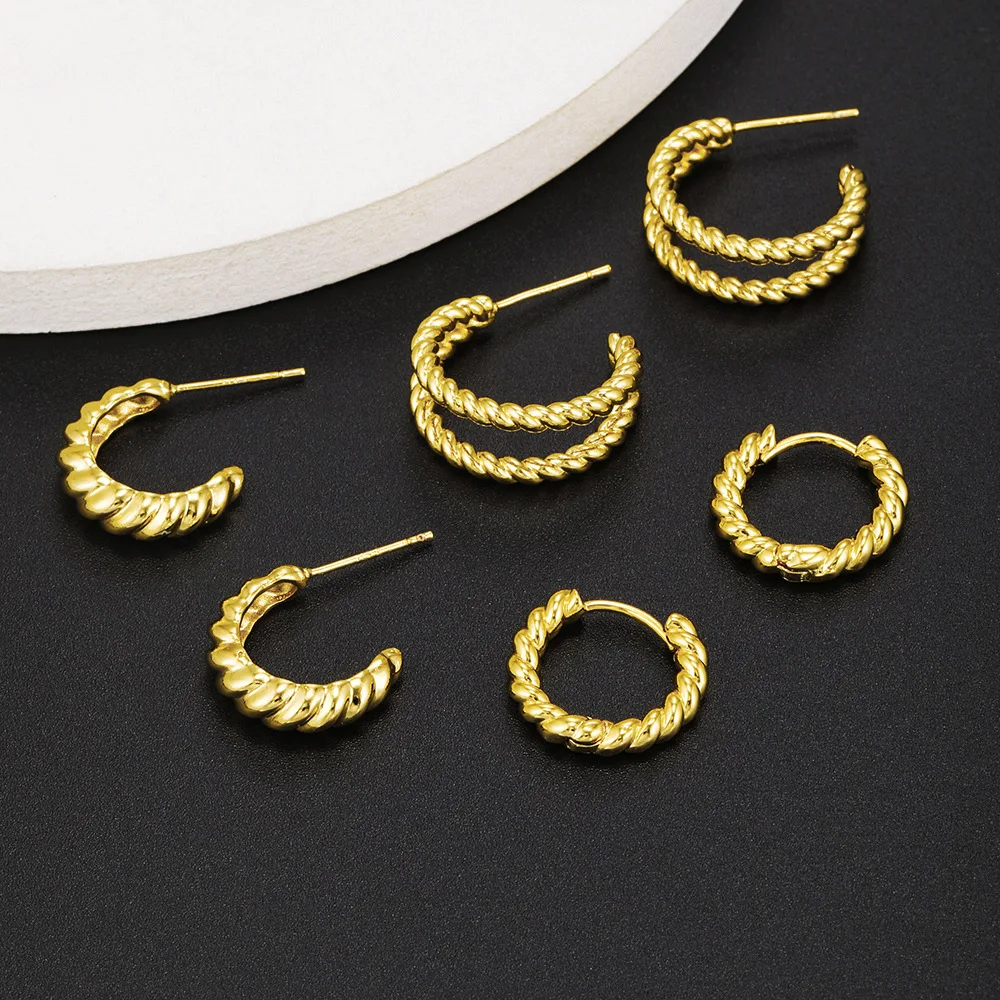 2021 new fashion personality design gold plated brass C-shaped twist earrings, Gold/steel 
2021 new fashion personality design gold plated brass C-shaped twist earrings, Gold/steel