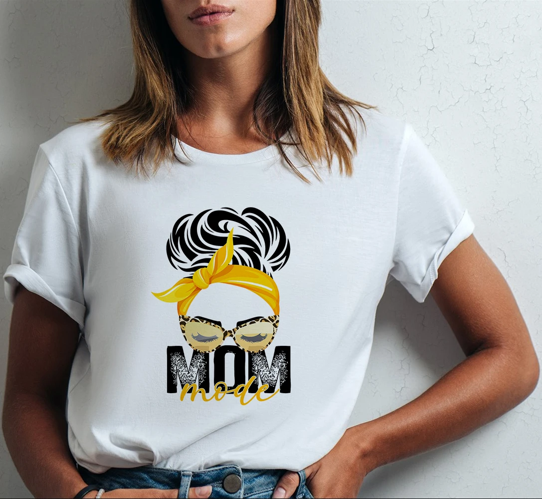 Mama Mode With Sunglass Yellow Scarf Print T Shirt Women Harajuku Vintage Graphic T Shirts Women Momlife shirts
Mama Mode With Sunglass Yellow Scarf Print T Shirt Women Harajuku Vintage Graphic T Shirts Women Momlife shirts