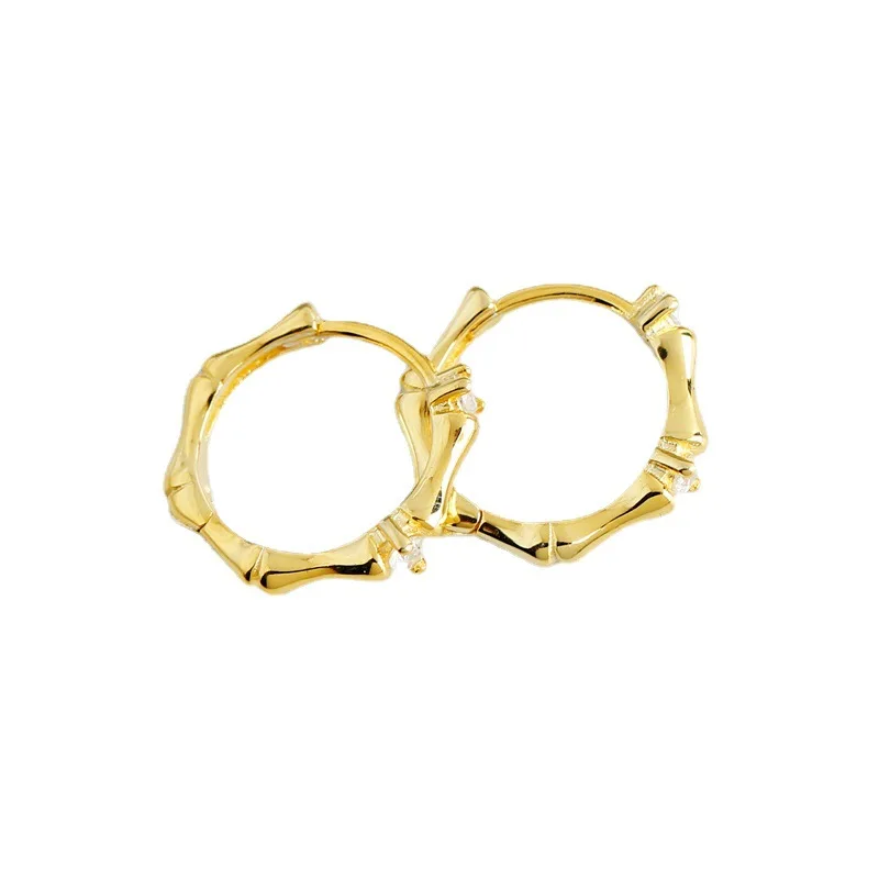 2021 New Arrival Crystal Bamboo Shape Hoop Earrings Geometric CZ Bamboo Shaped Hoop Earrings Women Piercing Jewelry
2021 New Arrival Crystal Bamboo Shape Hoop Earrings Geometric CZ Bamboo Shaped Hoop Earrings Women Piercing Jewelry