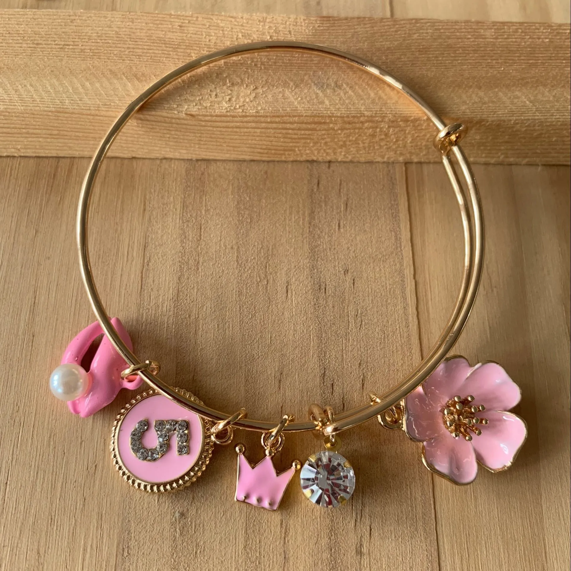 fashion flower lips crown charm metal bangles DIY charm slip expandable metal bangles bracelets gift for her
fashion flower lips crown charm metal bangles DIY charm slip expandable metal bangles bracelets gift for her