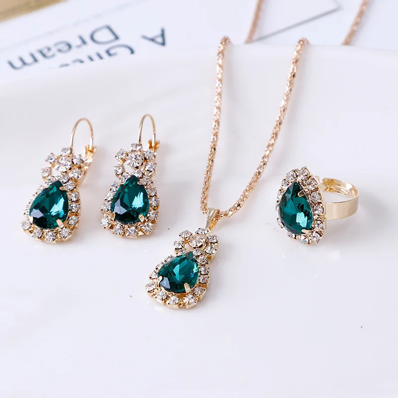 Elegant Hot Wedding Bridal Jewelry Three-Piece Shiny Rhinestone Water Drop Necklace Earrings And Ring Set
Elegant Hot Wedding Bridal Jewelry Three-Piece Shiny Rhinestone Water Drop Necklace Earrings And Ring Set