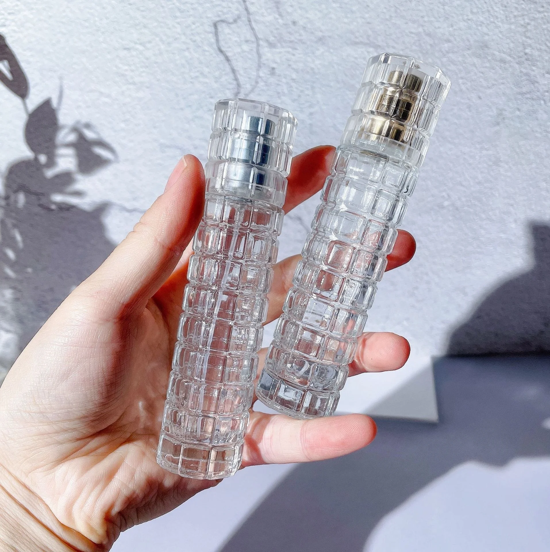 30ml Empty Transparent Perfume Glass Spray Bottle Perfume Container Packaging Tube Shape Glass Perfume Bottle with Sprayer
30ml Empty Transparent Perfume Glass Spray Bottle Perfume Container Packaging Tube Shape Glass Perfume Bottle with Sprayer