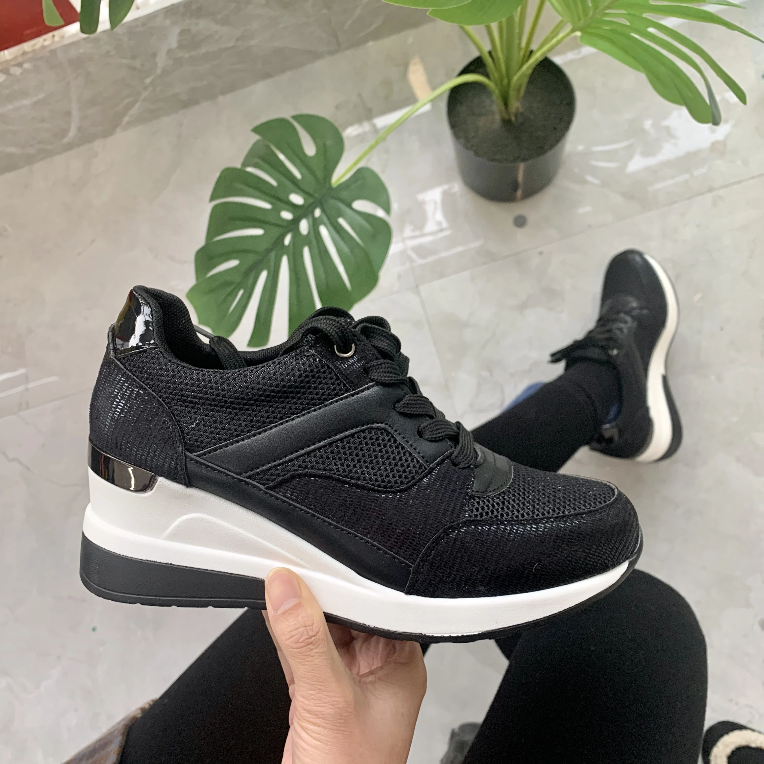 2020 new model women sport shoes platform winter casual shoes cheap factory sale spring sneakers shoes, Black/white
2020 new model women sport shoes platform winter casual shoes cheap factory sale spring sneakers shoes, Black/white