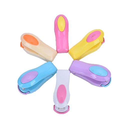Z305 Portable Mini Sealing Household Machine Plastic Snacks Bags Vacuum Releaser Heat Sealer
Z305 Portable Mini Sealing Household Machine Plastic Snacks Bags Vacuum Releaser Heat Sealer