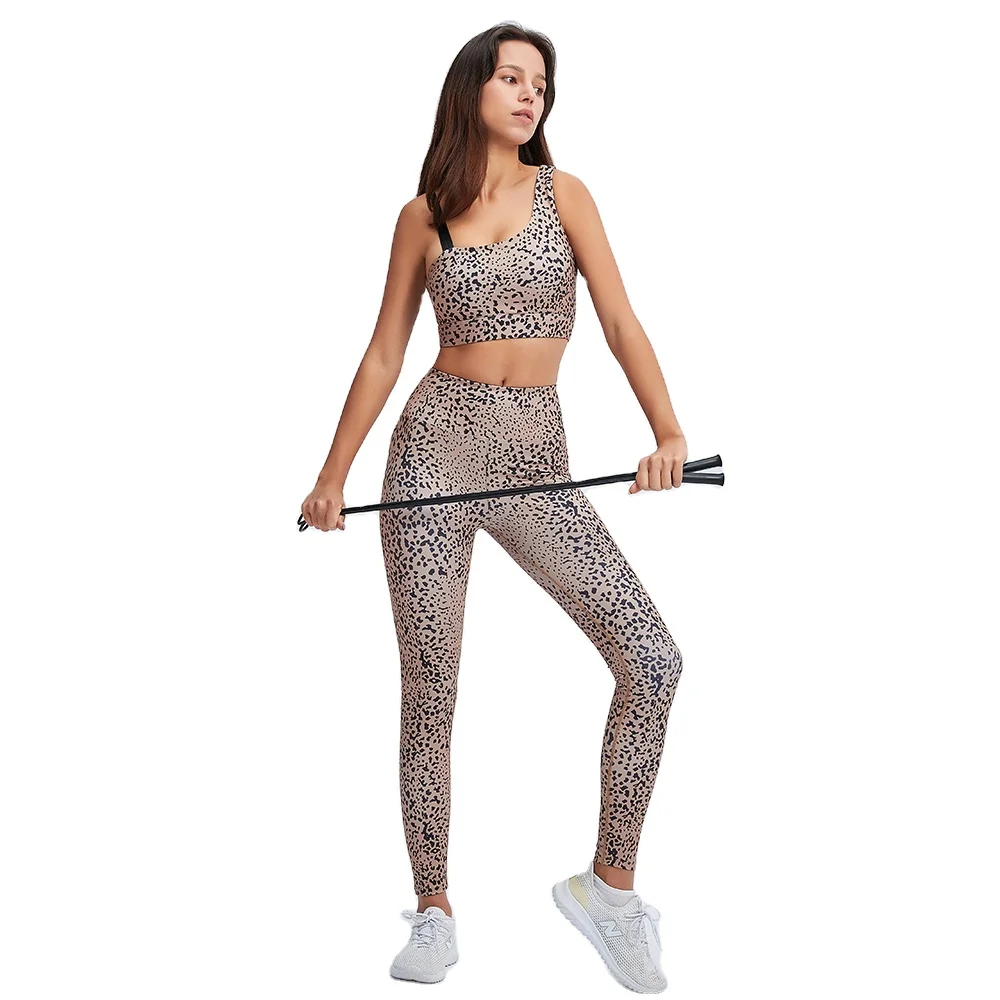 2021 New Arrival High Quality Sweat Sloping Shoulder Workout Fitness Active Wear Yoga Set Suits Women, Customized colors
2021 New Arrival High Quality Sweat Sloping Shoulder Workout Fitness Active Wear Yoga Set Suits Women, Customized colors