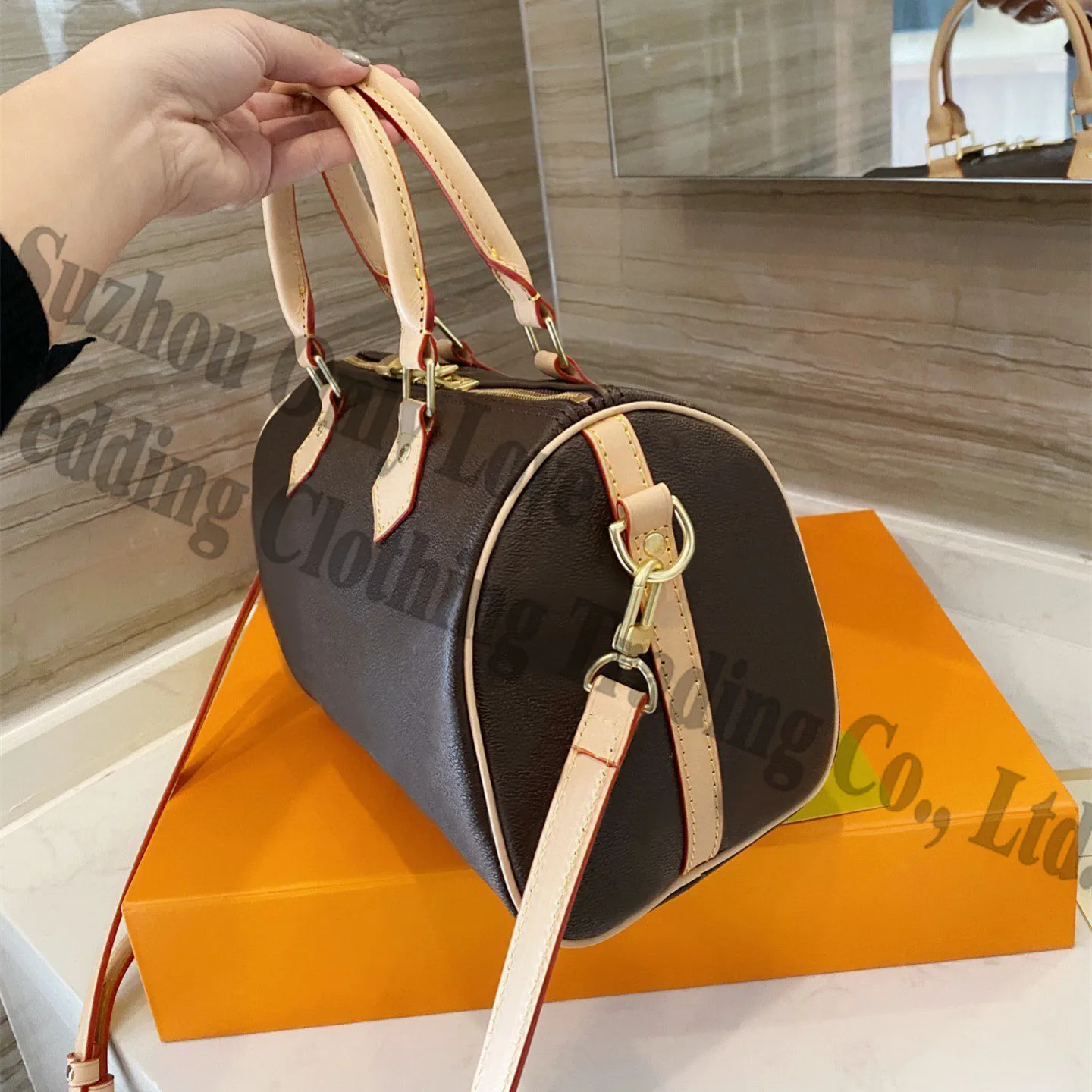 Luxury Brand Speedy Bag Women pillow Real Leather Shoulder Monogram Travel Bag bolsa feminina Boston Bag
Luxury Brand Speedy Bag Women pillow Real Leather Shoulder Monogram Travel Bag bolsa feminina Boston Bag