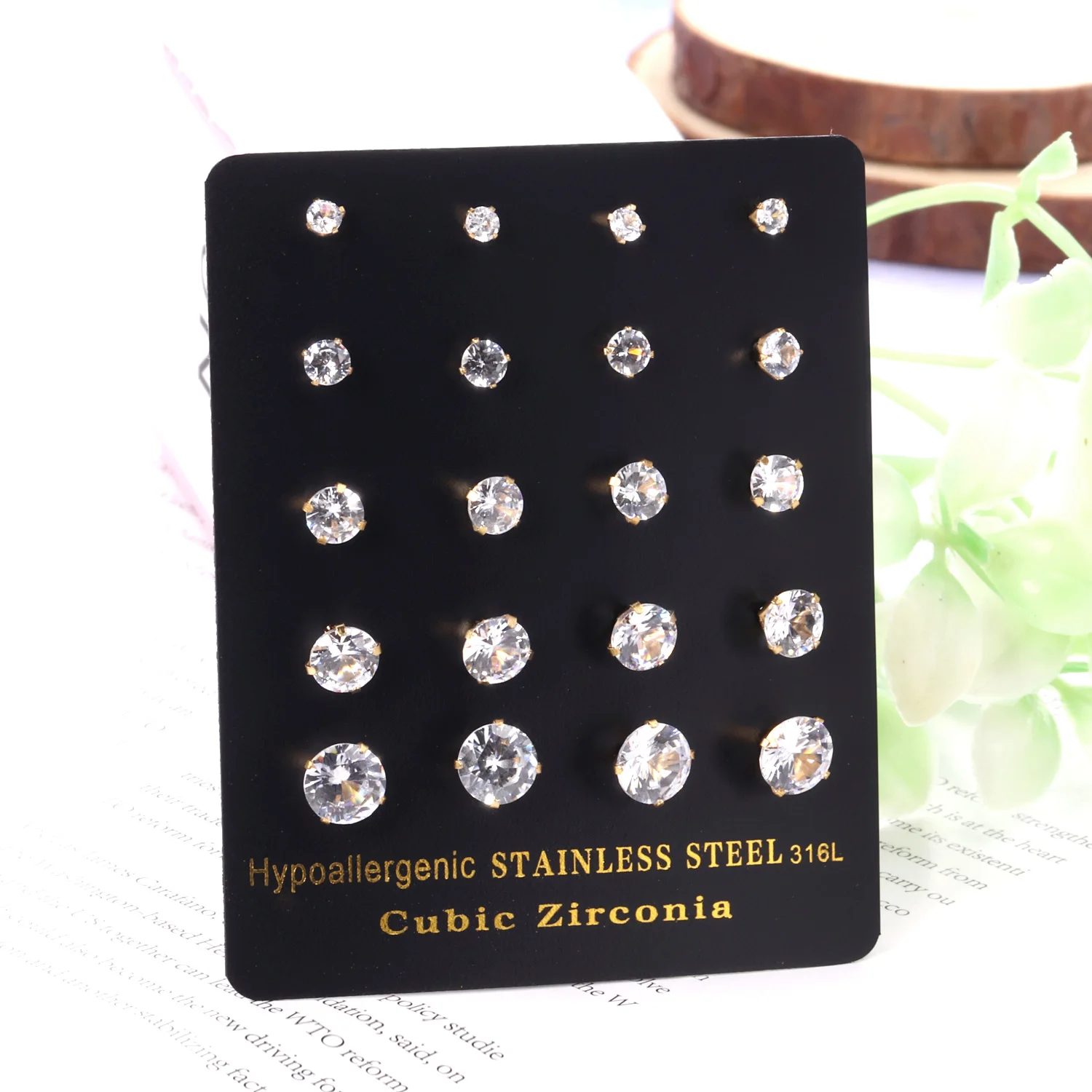 New fashion round white zircon earrings stainless steel stud earrings for 10 pairs/ card mix size earrings card 
New fashion round white zircon earrings stainless steel stud earrings for 10 pairs/ card mix size earrings card