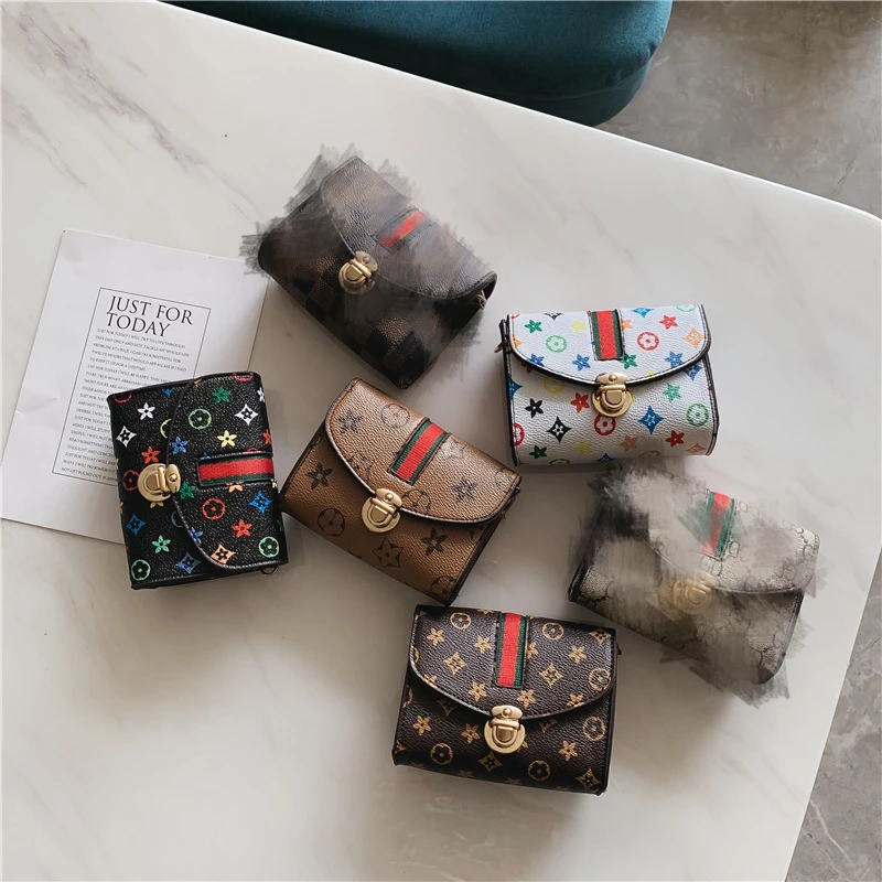2021 Korean version children vintage chain single shoulder bag fashion lock girl crossbody bag fashion baby accessories bag
2021 Korean version children vintage chain single shoulder bag fashion lock girl crossbody bag fashion baby accessories bag
