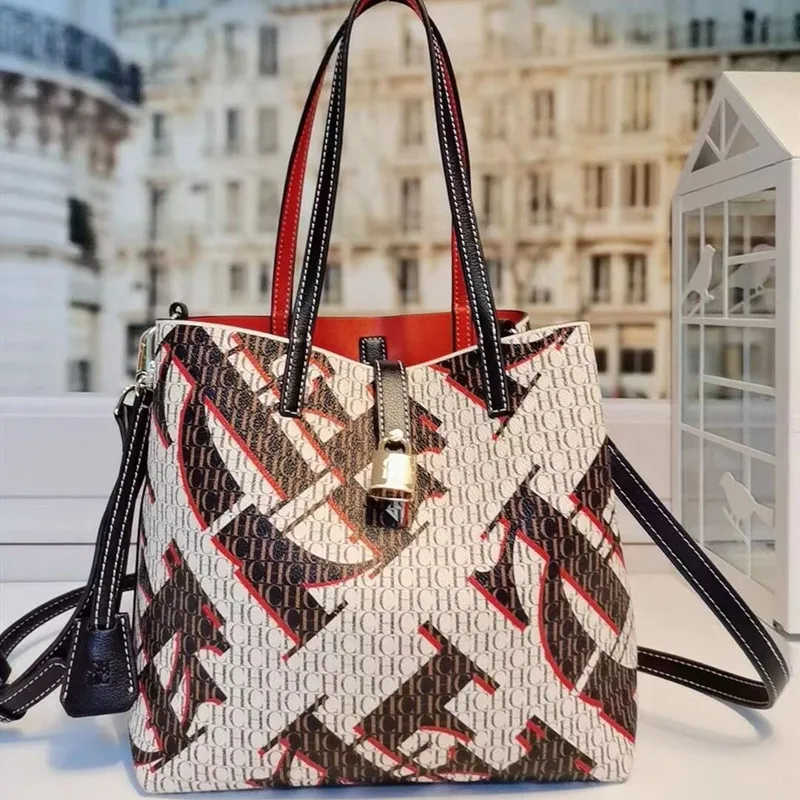 2021 New Style CH Print Lock Bucket Handbag with Long Strap Women Shoulder Bag Luxury Brand Designer Purses and Handbag Lipstick
2021 New Style CH Print Lock Bucket Handbag with Long Strap Women Shoulder Bag Luxury Brand Designer Purses and Handbag Lipstick