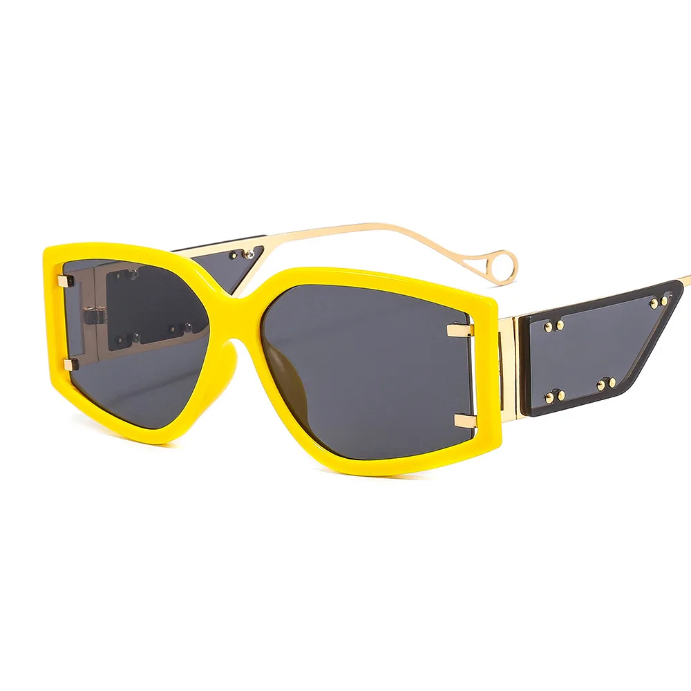 2021 american new arrival fashion ladies personal small square 4 lens steampunk woman shades brand sunglasses
2021 american new arrival fashion ladies personal small square 4 lens steampunk woman shades brand sunglasses