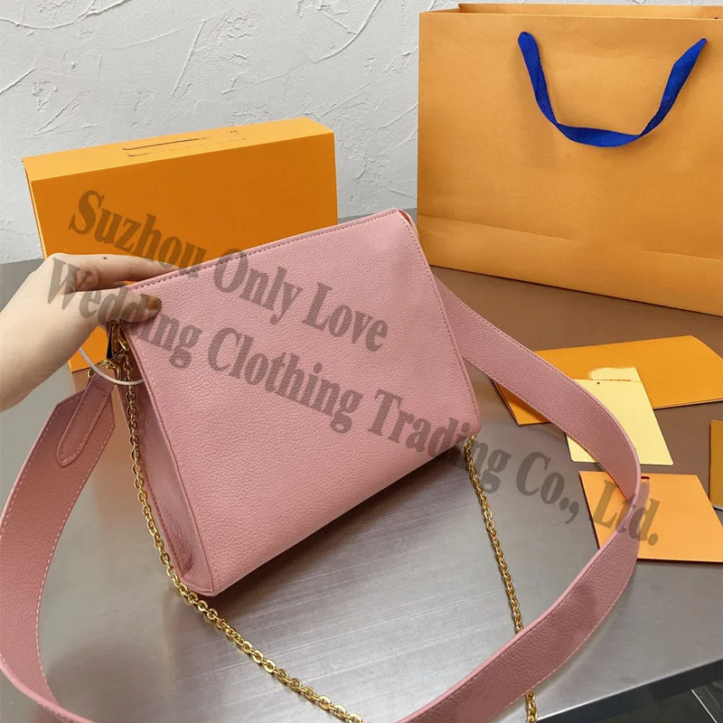 Lady Fashion Small Square Envelope Real Leather Chain Shoulder bag Woman Cross body Hand bags Printed Flowers Letters Handbag
Lady Fashion Small Square Envelope Real Leather Chain Shoulder bag Woman Cross body Hand bags Printed Flowers Letters Handbag