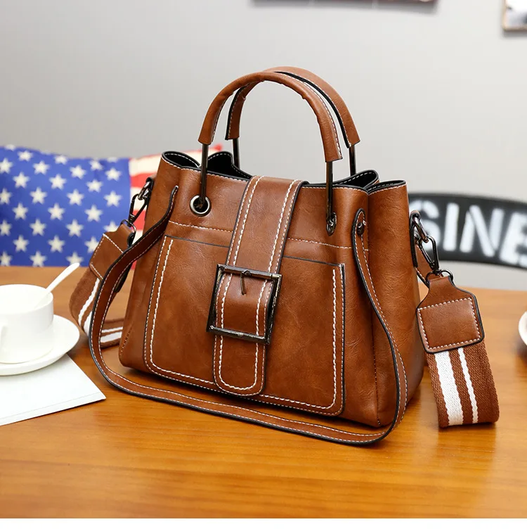 BM9256 2021 New Shoulder Women Fashion Oil Leather Pliers Europe And The United States Shoulder Messenger Bag
BM9256 2021 New Shoulder Women Fashion Oil Leather Pliers Europe And The United States Shoulder Messenger Bag