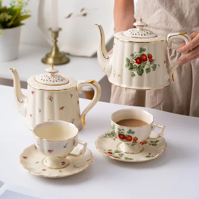European retro coffee cup set ceramic coffee cup saucer luxury gold-plated tea set afternoon tea cup set, As pucture
European retro coffee cup set ceramic coffee cup saucer luxury gold-plated tea set afternoon tea cup set, As pucture