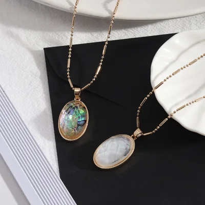 High Quality Female Jewelry Oval Shell Bead Chain Necklaces Geometric Abalone Pendant Necklaces for Winter
High Quality Female Jewelry Oval Shell Bead Chain Necklaces Geometric Abalone Pendant Necklaces for Winter