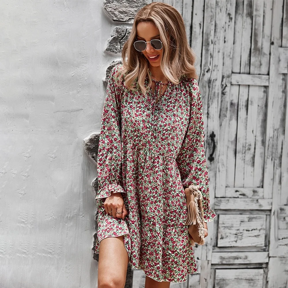 Printed casual vacation style short dress fashion V-neck long sleeve midriff petal sleeve dress
Printed casual vacation style short dress fashion V-neck long sleeve midriff petal sleeve dress