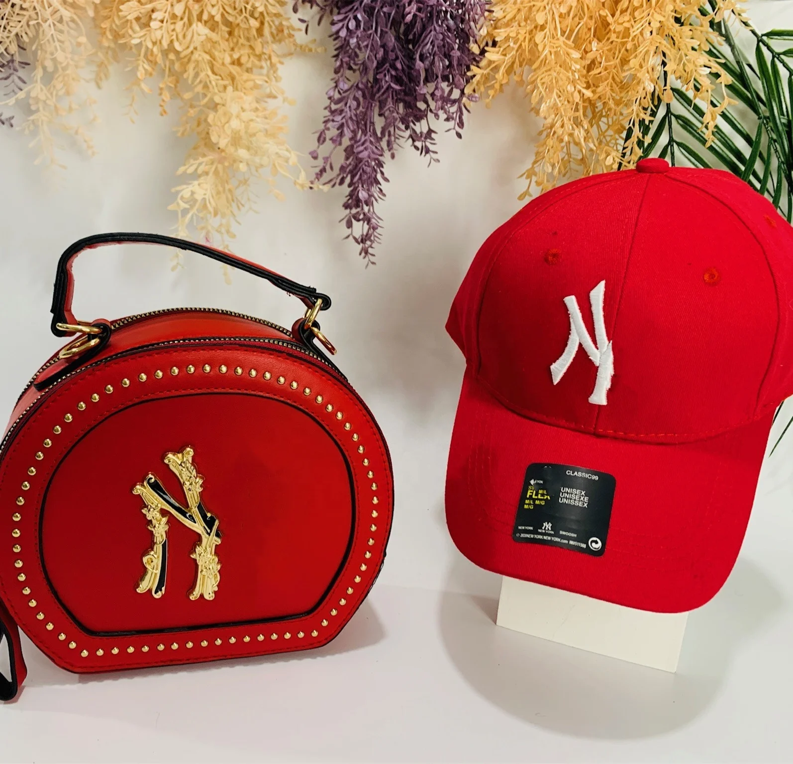 Sacs femme 2021 luxury crossbody bags ladies handbags new york purse and hat set luxury handbags for women
Sacs femme 2021 luxury crossbody bags ladies handbags new york purse and hat set luxury handbags for women