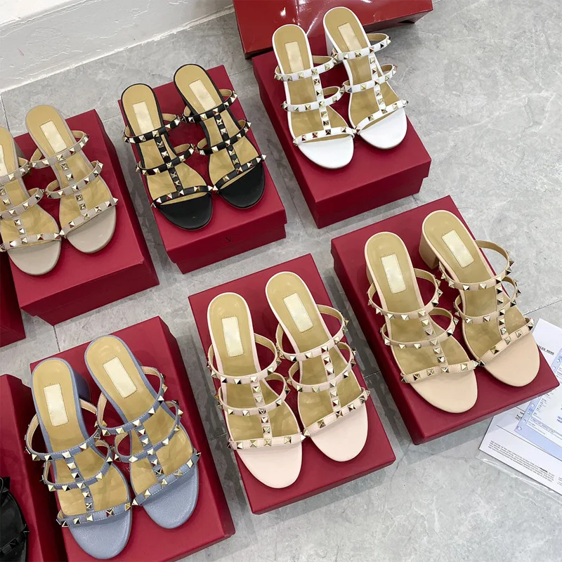Rivet high-heeled shoes with chunky heels fashion sandals The new summer fashion go-with kitten heels for women
Rivet high-heeled shoes with chunky heels fashion sandals The new summer fashion go-with kitten heels for women