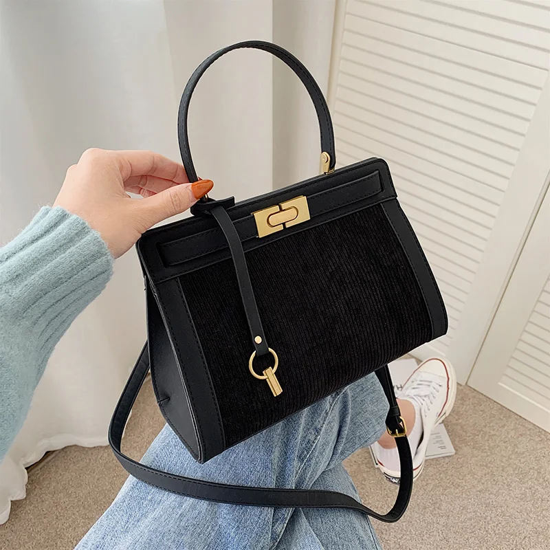 New Style Women Shoulder Bags Luxury Leather Handbags Crossbody Bags Female Hand Bag Famous Brands PU Fashion High Standard 5pcs, As show
New Style Women Shoulder Bags Luxury Leather Handbags Crossbody Bags Female Hand Bag Famous Brands PU Fashion High Standard 5pcs, As show