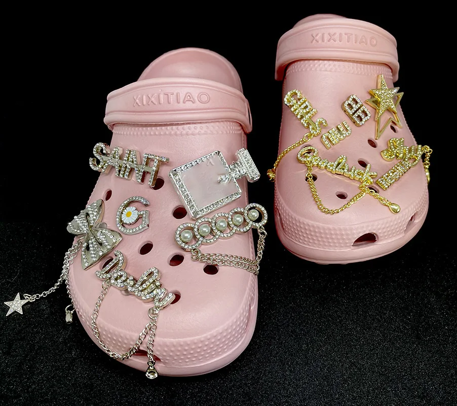 2021 Hot sale High-class metal bling charms diamond croc shoe decoration accessories shoe charms
2021 Hot sale High-class metal bling charms diamond croc shoe decoration accessories shoe charms