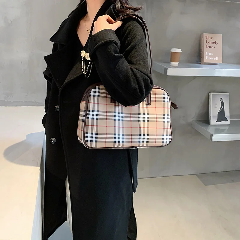 ST-0150 Fashion, Plaid Tottenham Joker Portable Shopping Ladies Leisure Handbags For Retro Bag Women, Multi color
ST-0150 Fashion, Plaid Tottenham Joker Portable Shopping Ladies Leisure Handbags For Retro Bag Women, Multi color