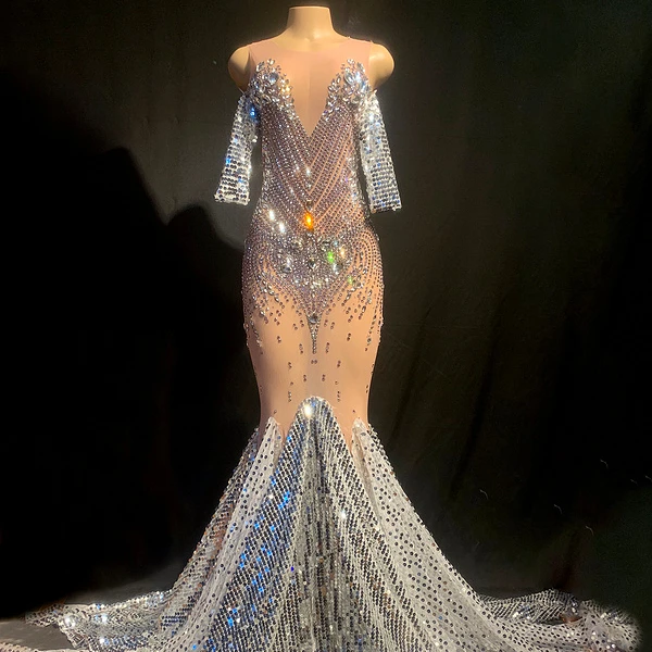 luxury Mermaid diamonds embellished Deep V see-through sexy dress accentuate chest&hip evening dress bridesmaid wedding dresses
luxury Mermaid diamonds embellished Deep V see-through sexy dress accentuate chest&hip evening dress bridesmaid wedding dresses