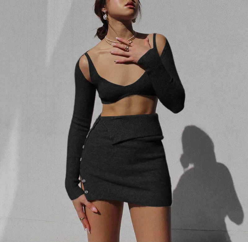 C0606 Wholesale fashion long-sleeved T-shirt sling small vest cover slim fit bag hip short skirt three-piece suit women
C0606 Wholesale fashion long-sleeved T-shirt sling small vest cover slim fit bag hip short skirt three-piece suit women