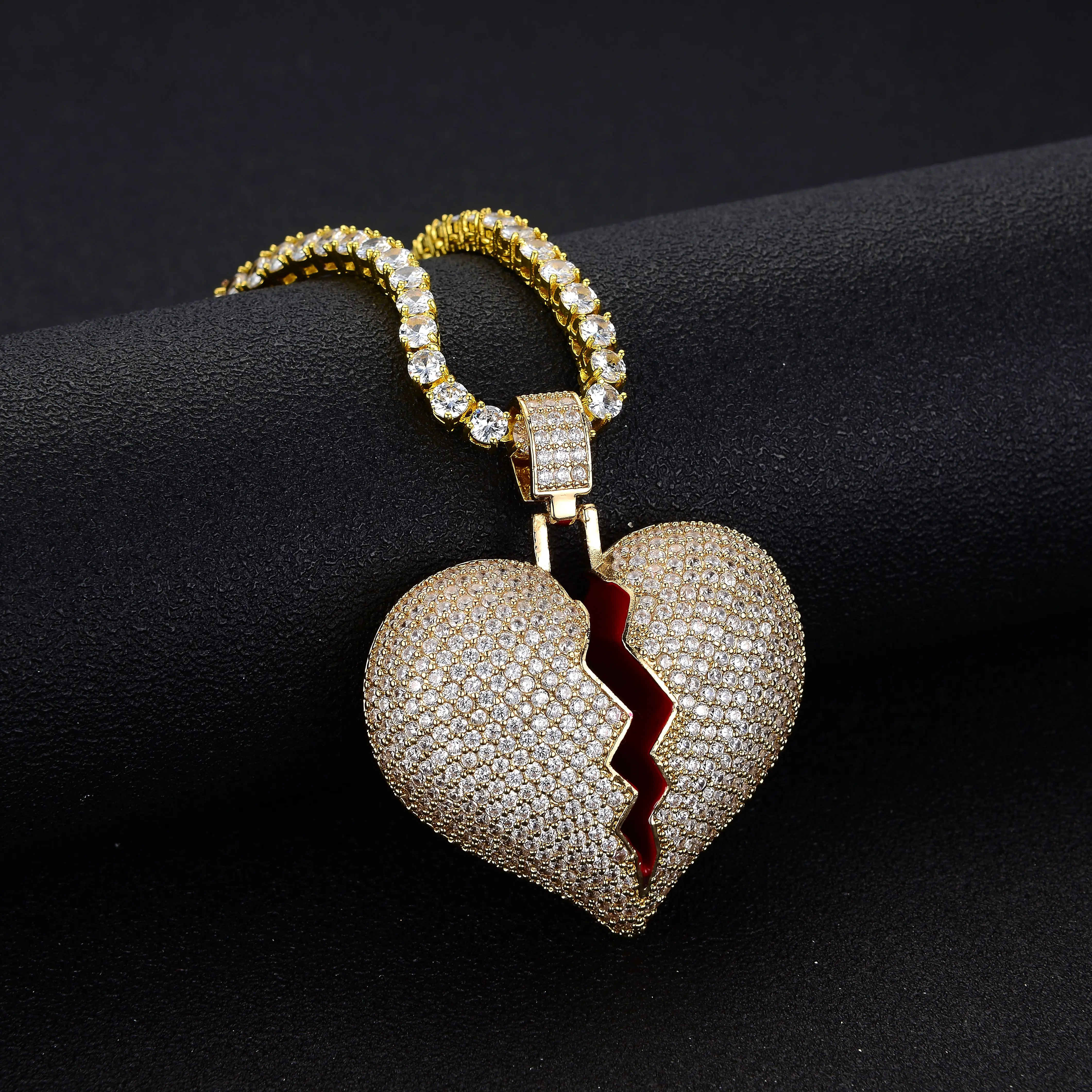 Hot sale 18K Gold Love Pendant For Girl Gold Necklace Jewelry Zircon Paved Pendant Alloy Zircon Hip Hop Pendant Cuban Link, Gold/silver/rose gold color
Hot sale 18K Gold Love Pendant For Girl Gold Necklace Jewelry Zircon Paved Pendant Alloy Zircon Hip Hop Pendant Cuban Link, Gold/silver/rose gold color