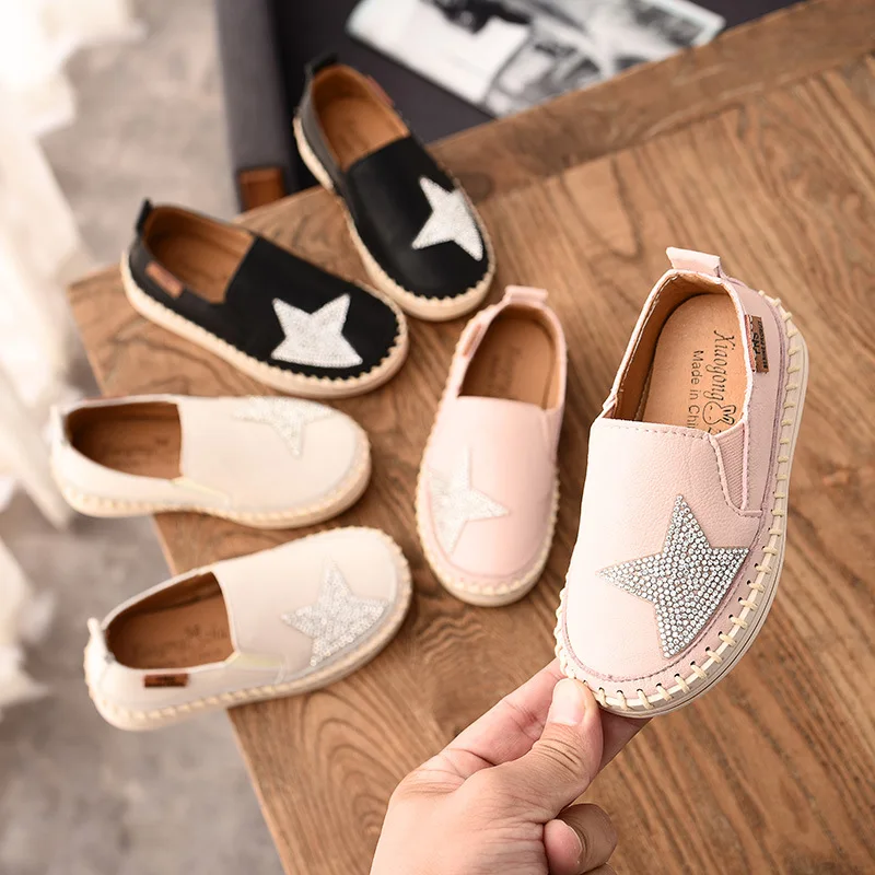 2021 new girl fashion wild board shoes children's soft bottom children's shoes middle and large children's casual shoes, As pictures
2021 new girl fashion wild board shoes children's soft bottom children's shoes middle and large children's casual shoes, As pictures