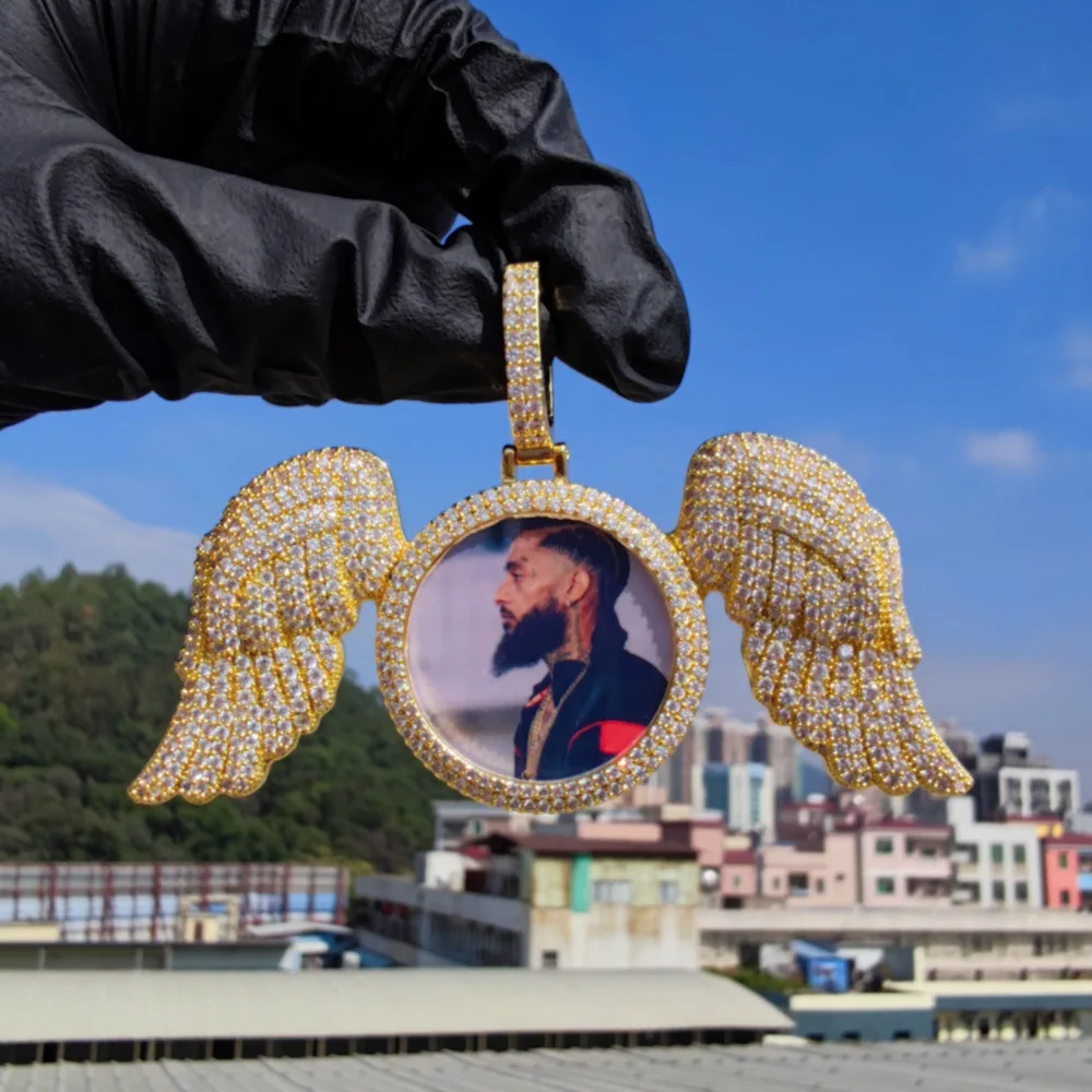 Hip Hop Iced Out Angel Wings Memory Photo Pendant Custom Wings Picture Pendant Necklace
Hip Hop Iced Out Angel Wings Memory Photo Pendant Custom Wings Picture Pendant Necklace