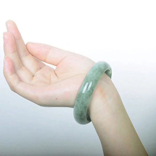 Green Exquisite Natural Beautiful Malaysia Jade Bracelet Emerald Women Floating Flower Jade Bracelet Natural Stone Jewelry
Green Exquisite Natural Beautiful Malaysia Jade Bracelet Emerald Women Floating Flower Jade Bracelet Natural Stone Jewelry
