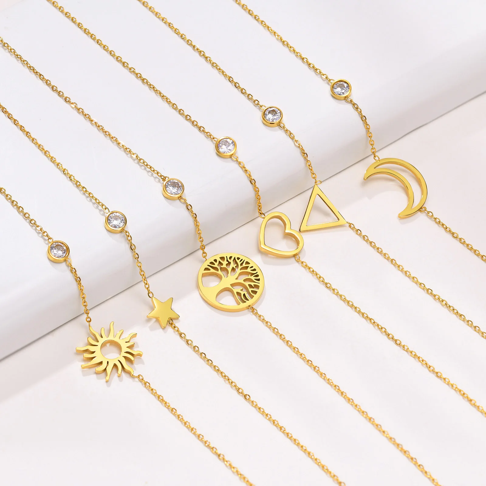 Dainty Stainless Steel Jewelry Waterproof Moon Heart Sun Star Charms Bracelet Cz 18K Gold Plated Bracelet Women
Dainty Stainless Steel Jewelry Waterproof Moon Heart Sun Star Charms Bracelet Cz 18K Gold Plated Bracelet Women