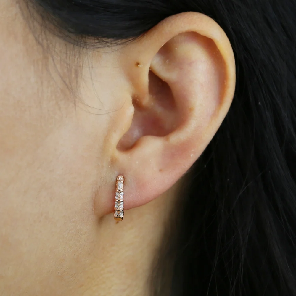 Mini Round earring with cz paved bamboo shape band hoop earrings wholesale 925 sterling silver 5A cz jewelry For girl lady
Mini Round earring with cz paved bamboo shape band hoop earrings wholesale 925 sterling silver 5A cz jewelry For girl lady