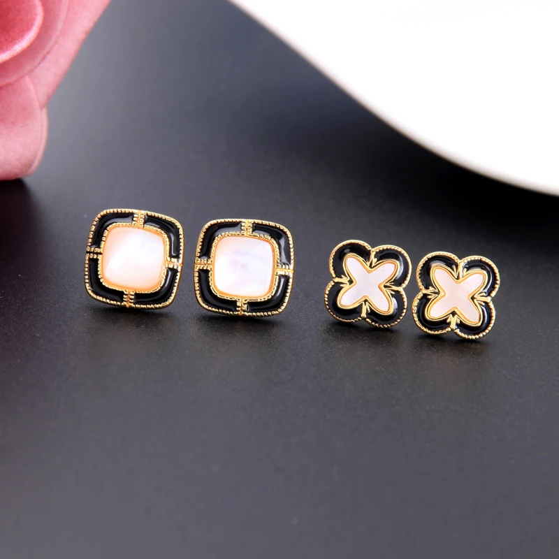 90167 White Shell Enamel Stud Earrings Noble Enamel 925 Silver Post Earring For Women 2021
90167 White Shell Enamel Stud Earrings Noble Enamel 925 Silver Post Earring For Women 2021