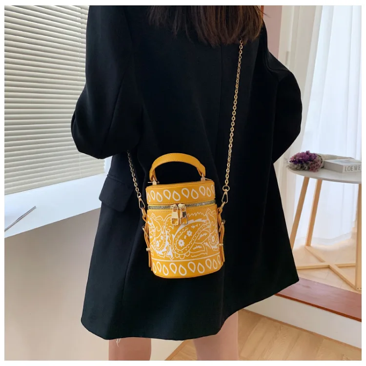 2021 new drop shipping women's casual printed small summer luxury bucket crossbody handbags
2021 new drop shipping women's casual printed small summer luxury bucket crossbody handbags